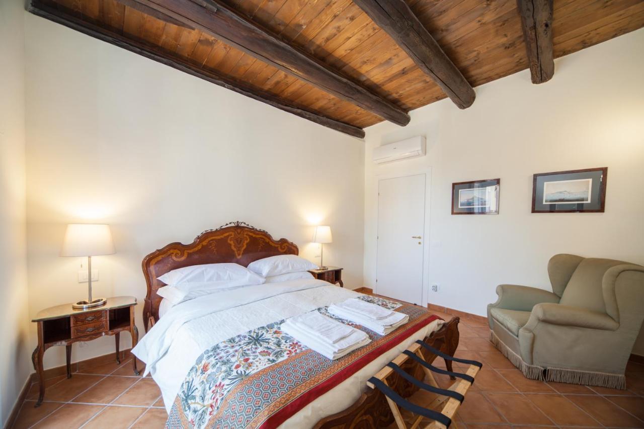 Palazzo Marigliano - Serviced Apartments เนเปิลส์ ภายนอก รูปภาพ