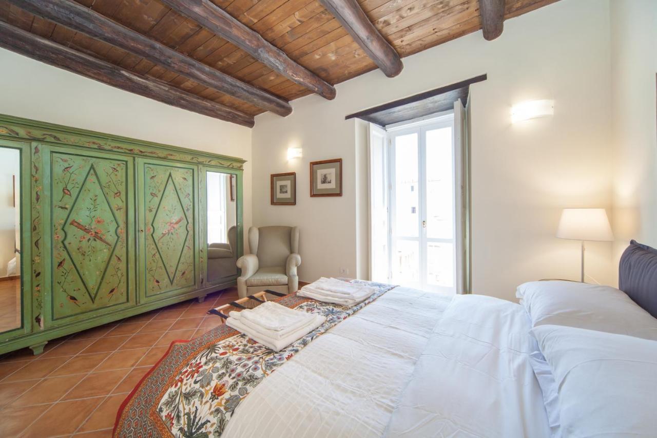 Palazzo Marigliano - Serviced Apartments เนเปิลส์ ภายนอก รูปภาพ