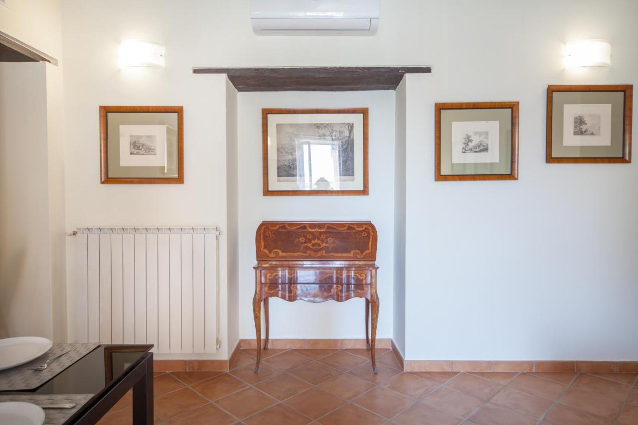 Palazzo Marigliano - Serviced Apartments เนเปิลส์ ภายนอก รูปภาพ